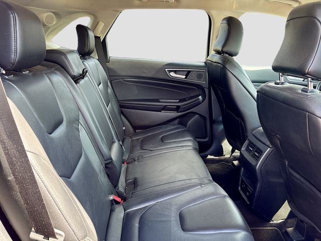 2022 Ford Edge Titanium 1 OWNER!