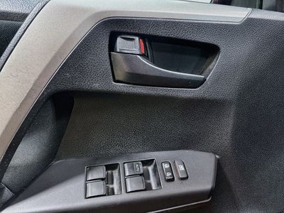 2017 Toyota RAV4 LE AWD!