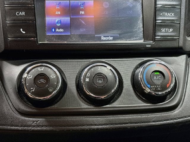 2017 Toyota RAV4 LE AWD!