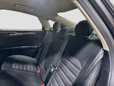 2017 Ford Fusion SE CLEAN CARFAX!