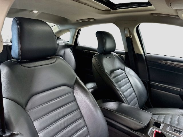 2017 Ford Fusion SE W/ SUNROOF