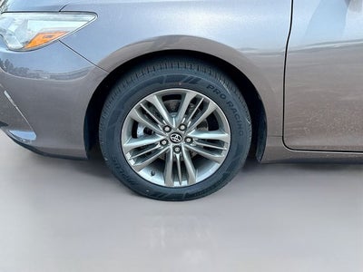 2017 Toyota Camry SE W/ BACKUP CAM