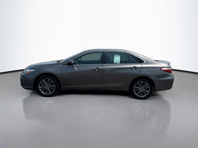 2017 Toyota Camry SE W/ BACKUP CAM