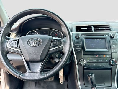 2017 Toyota Camry SE W/ BACKUP CAM