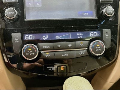 2015 Nissan Rogue SV W/ HEATED SEATS